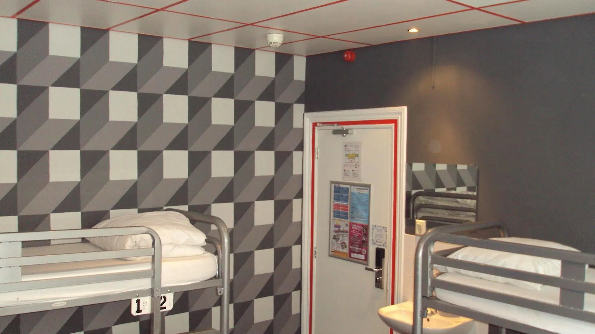 Hostel The Flying Pig Uptown Pansiyon Amsterdam