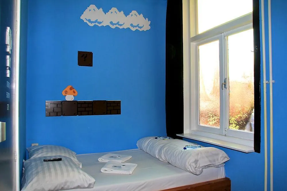 The Flying Pig Uptown Pansiyon Amsterdam Hostel